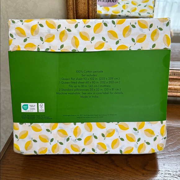 Kate Spade Yellow Lemon Print with white background Queen Sheet Set. 4-pieces. - Picture 6 of 10